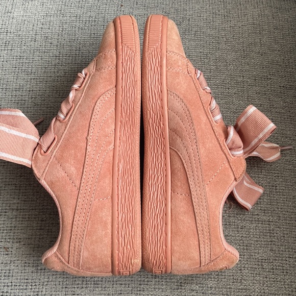 Puma suede pink ribbon lace sneakers size 5 - Picture 5 of 9
